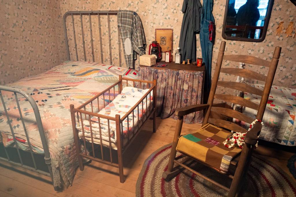 Inside the 2-room cabin where Dolly Parton grew up — a humble home she recreated for Dollywood