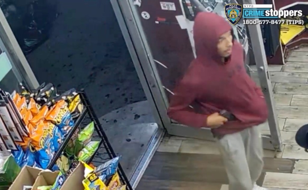 Violent NYC parolee fatally gunned down wings restaurant worker, then killed deli customer in heists 48 hours apart: cops