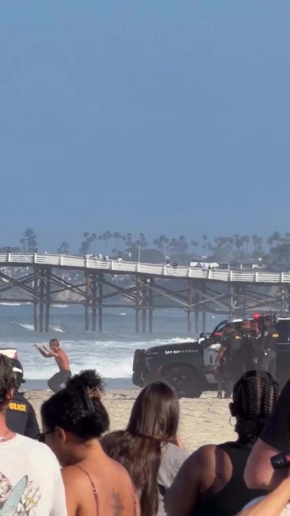 Wild police chase ends up on Pacific Beach in California in front of sunbathers