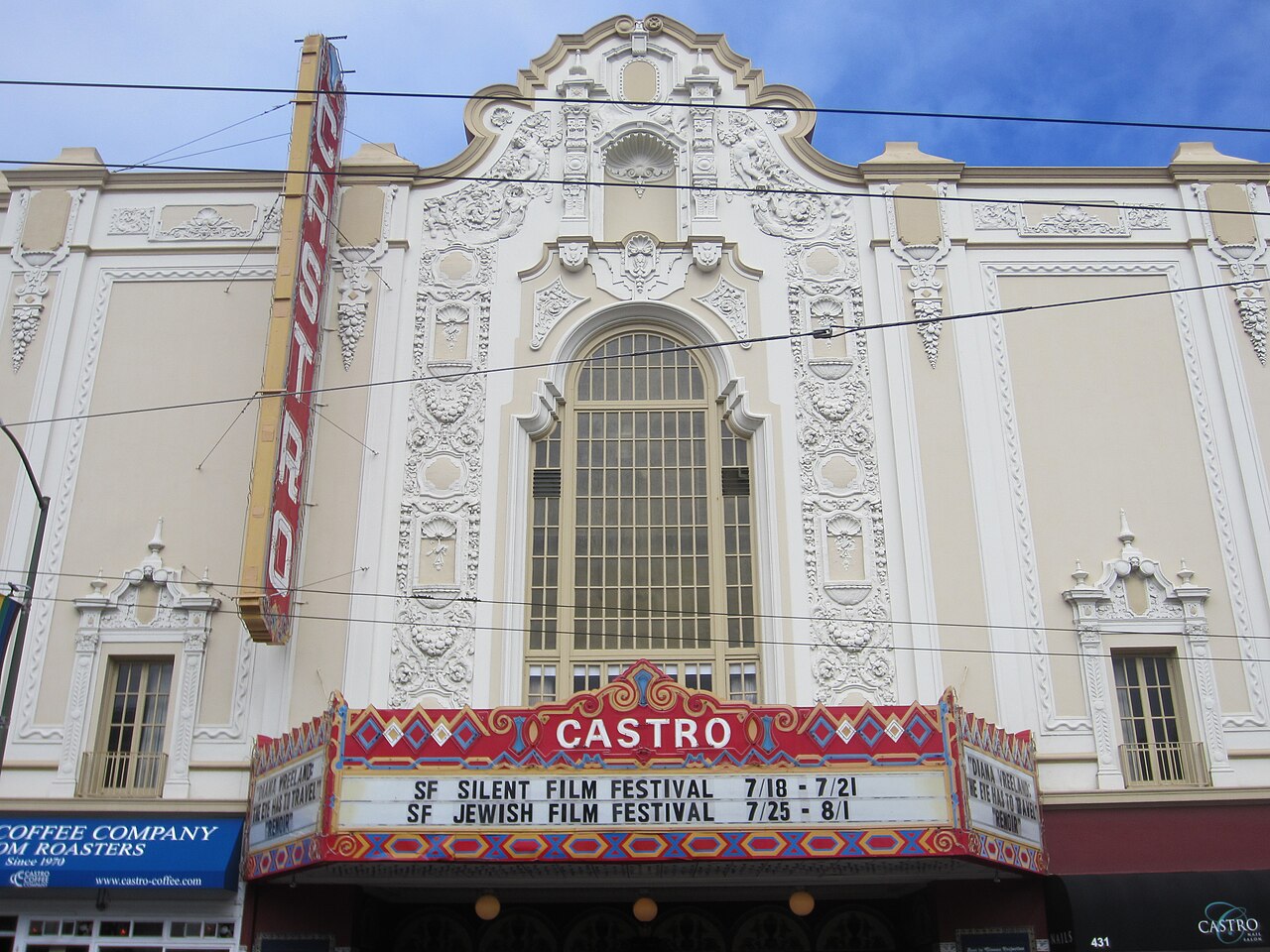 Tiniest cinema in the world has Californians clamoring to sneak a peek