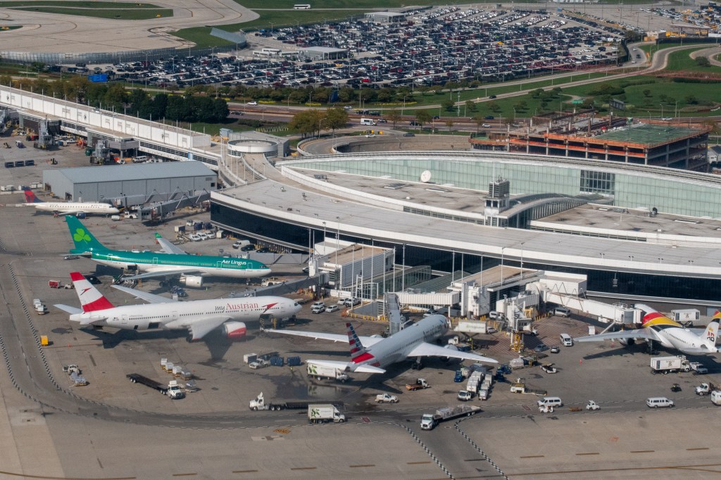 Two American Airlines tires blow out on runway — marking major escalation in troubling incidents