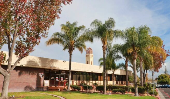 California high school students given Qurans, encouraged to wear hijabs during class trip to mosque: suit