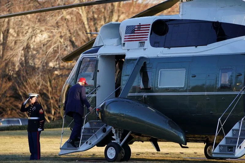 FAA investigating why commercial flights at DC airport weren’t stopped for Trump helicopter