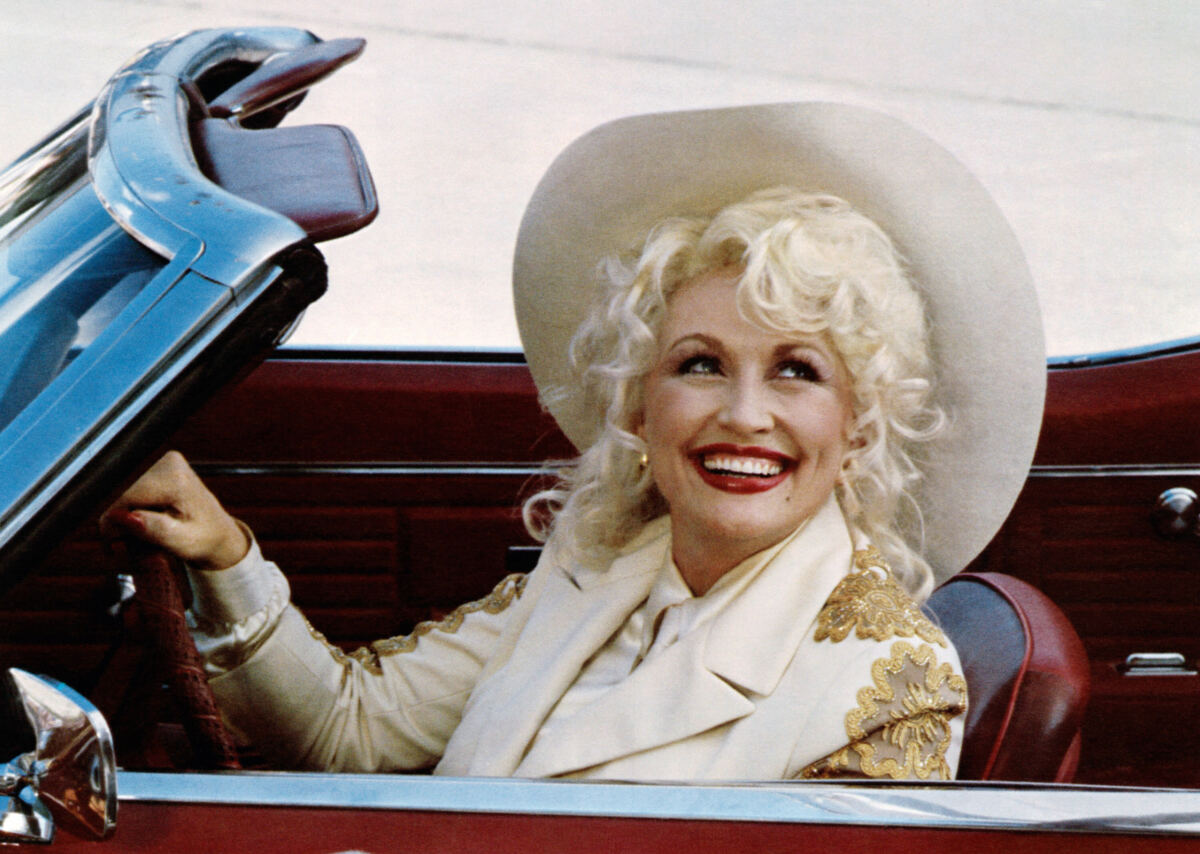 Where to stream Dolly Parton’s best movies in honor of her life