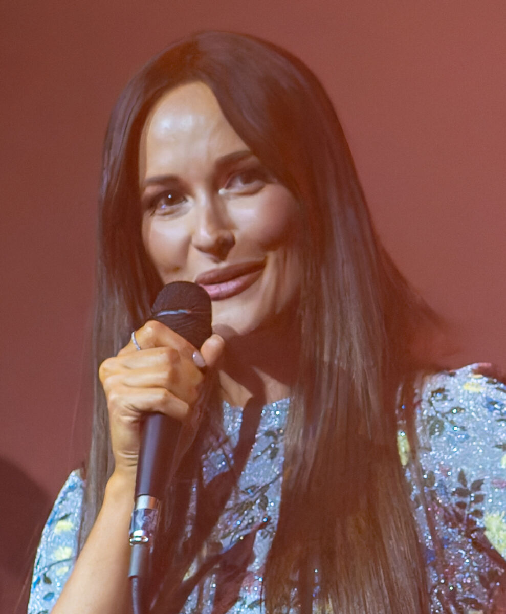Kacey Musgraves’ stage bursts into flames during ‘Golden Hour’ performance at Boston concert