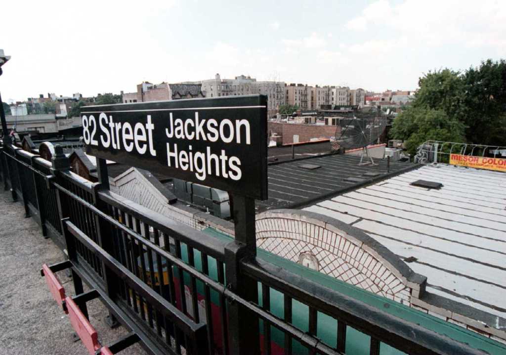 Good Samaritan stabbed on NYC subway platform while trying to stop trio harassing old man