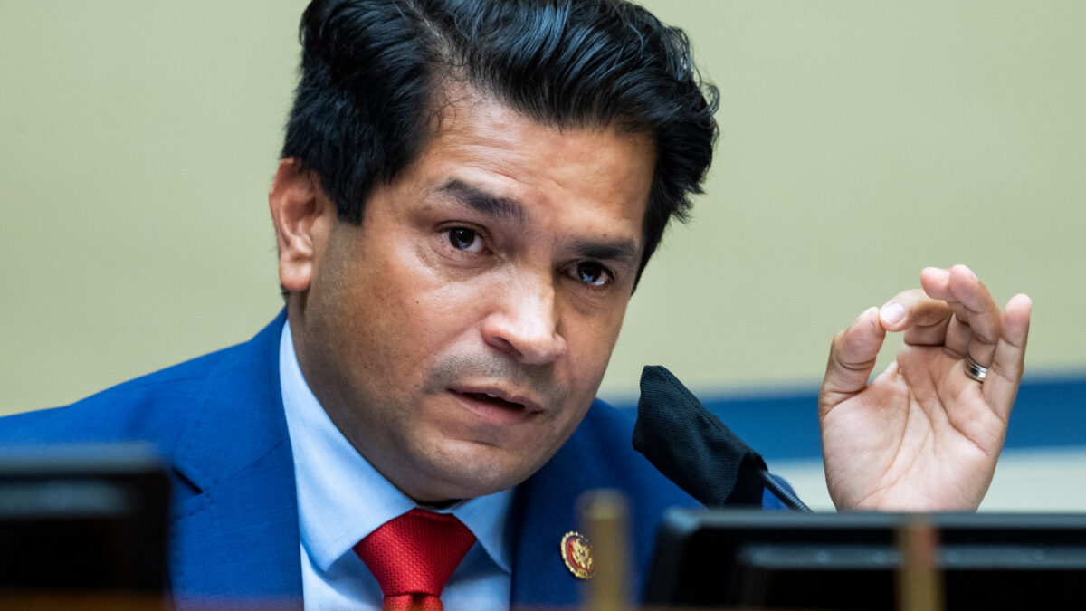 House Ethics panel probing Dem Rep. Jimmy Gomez after he admitted to cheating on his wife following Post report on staffer makeout