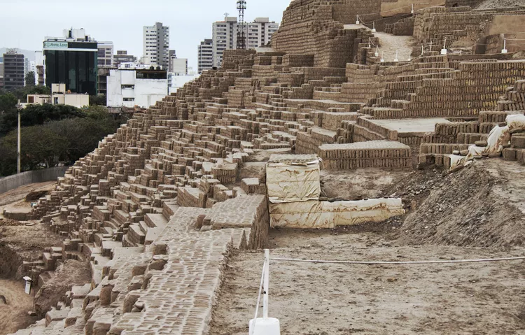 Archaeologists unveil skeletal remains they believe to be part of a ritual offering