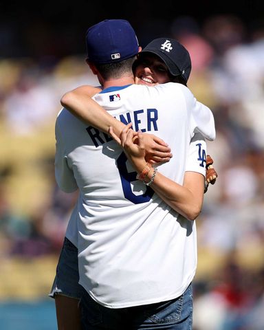 Rob and Michele Reiner’s kids Jake and Romy throw first pitch at Dodgers game in heartbreaking tribute