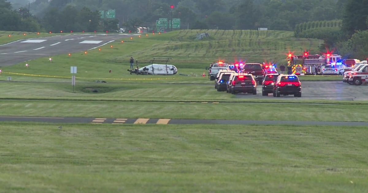 1 dead, 2 injured after Pennsylvania State Police helicopter, plane collide midair near Carlisle Airport
