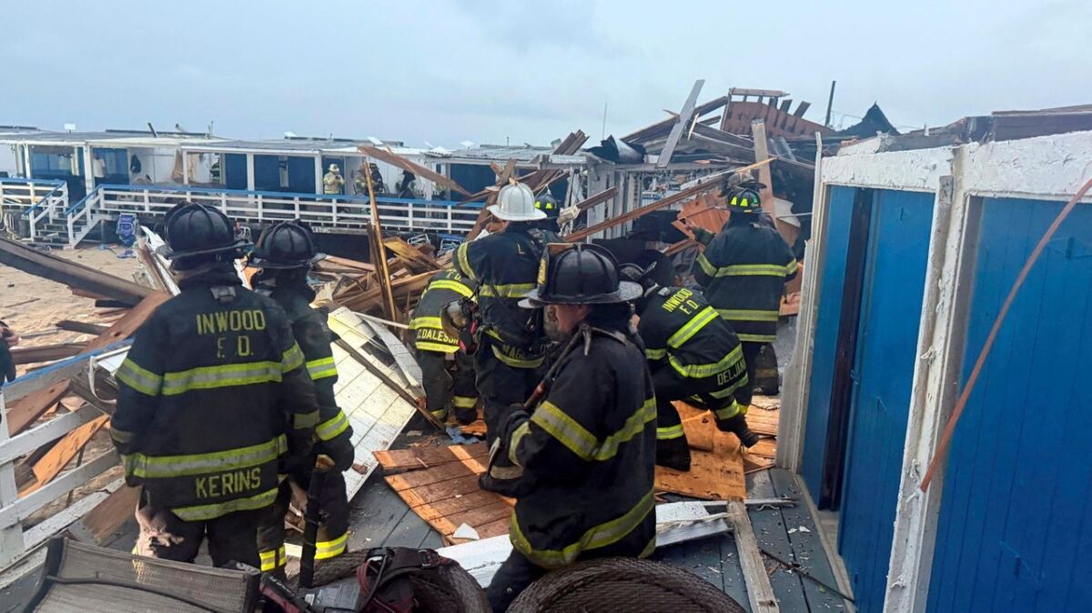 Tornado tears through Long Island beach club in insane video