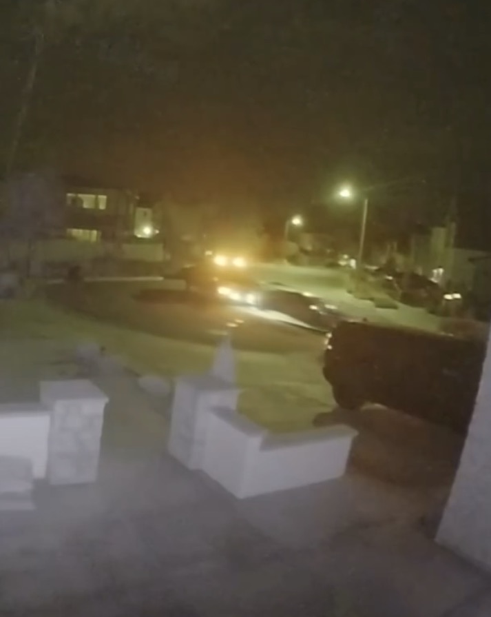 Moment brazen thieves steal $300K Corvette C8 ZR1 straight from California driveway