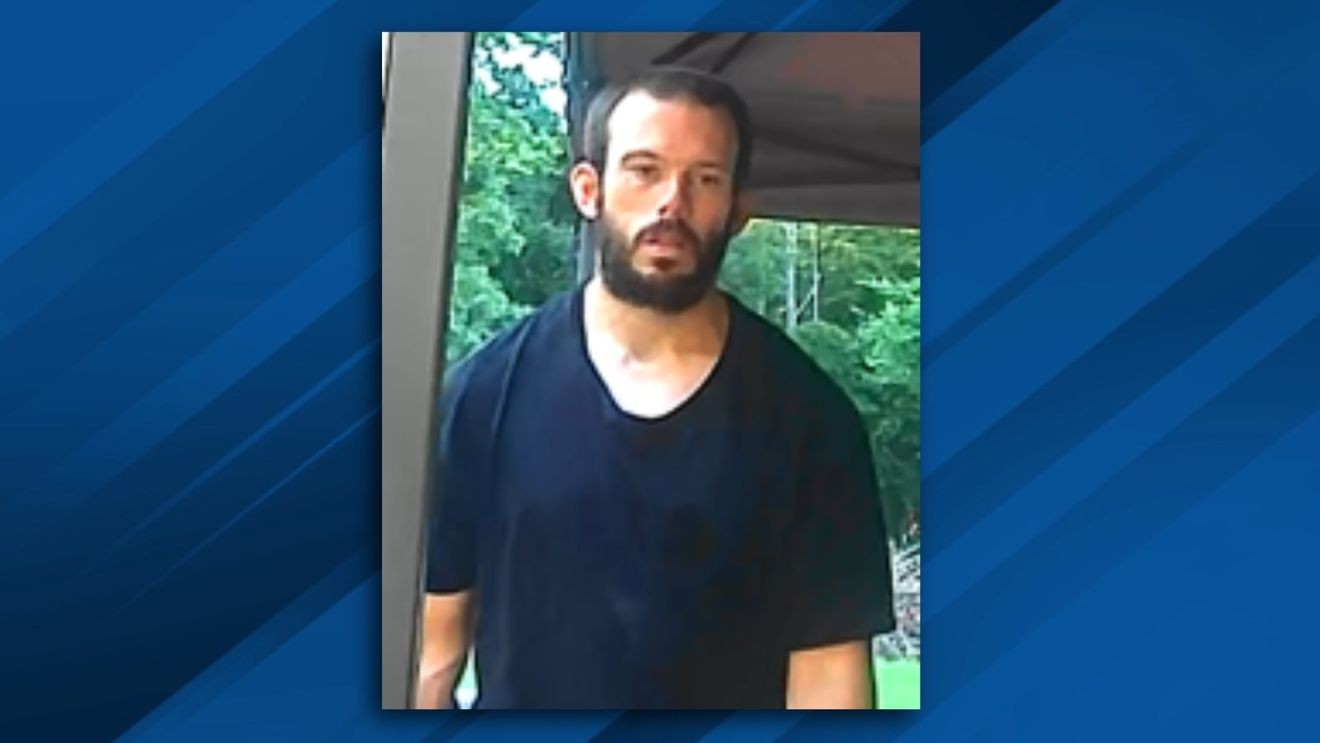 NY police launch manhunt for ‘armed and dangerous’ homicide, house fire suspect