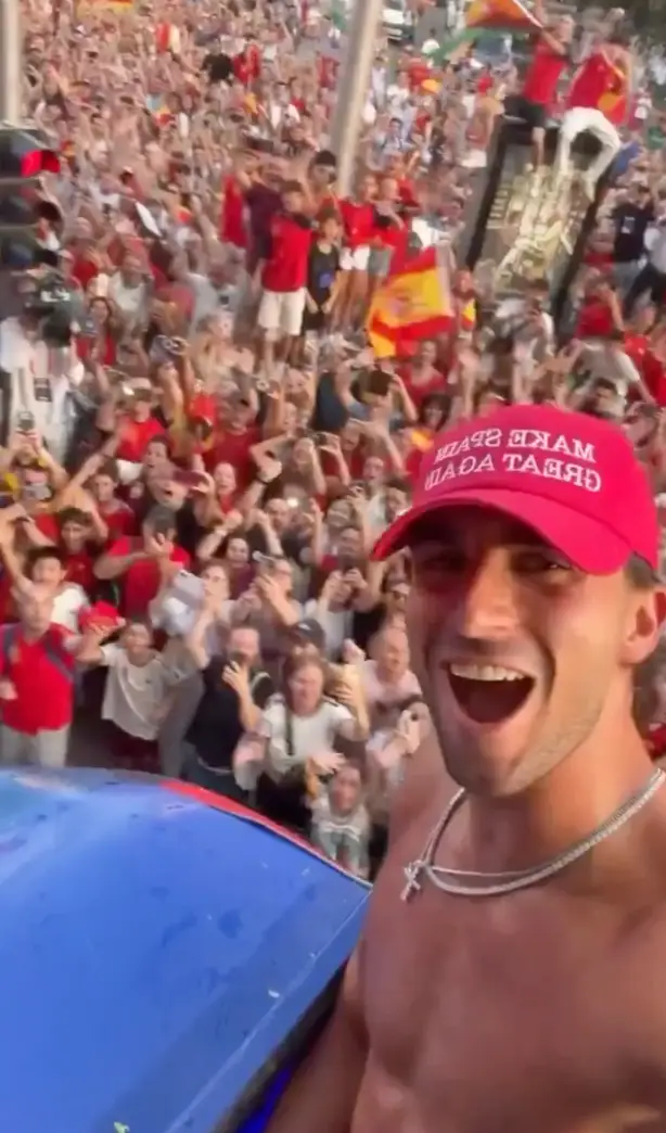 'Make Spain Great Again' cap (Instagram/@ferrantorres)