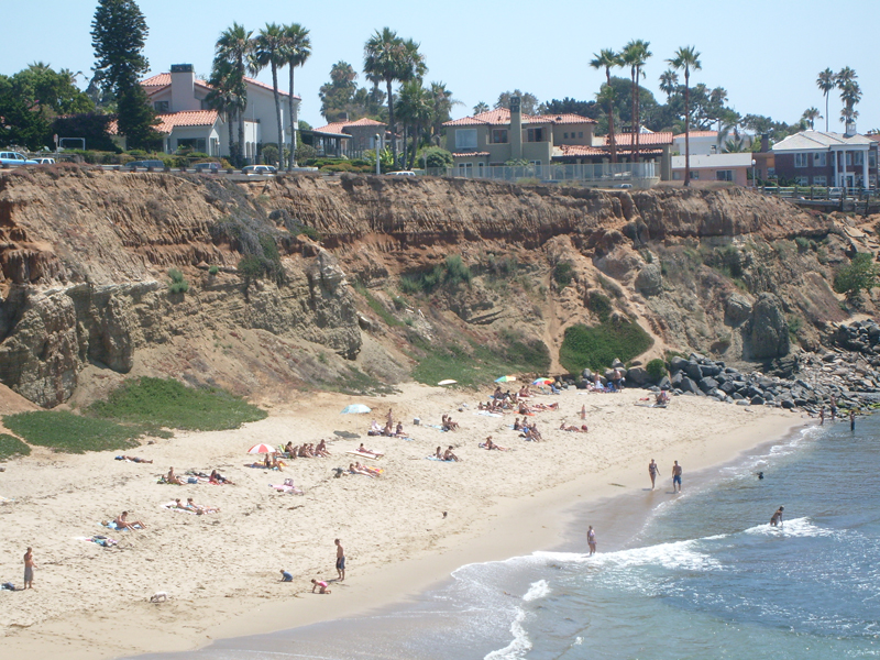 Sunset Cliffs location where cliff jumping is prevalent