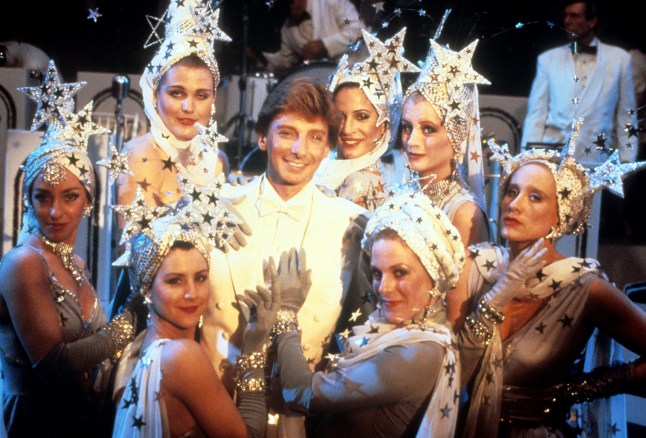 Barry Manilow cancels more concerts at last minute as fans pray for him after lung cancer battle