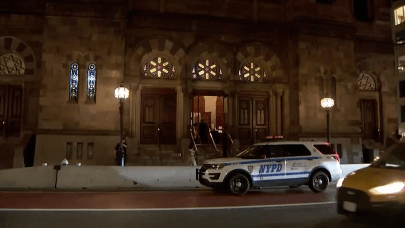 Hateful lunatic who attacked NYC synagogue allegedly told cops Jewish congregants were ‘swine’ as he’s held on bail