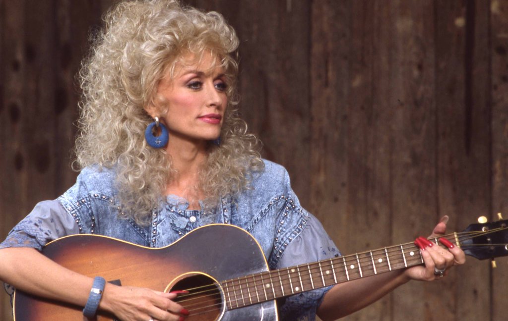 Nashville funeral home shares heartfelt obituary for Dolly Parton as her family gathers at burial site