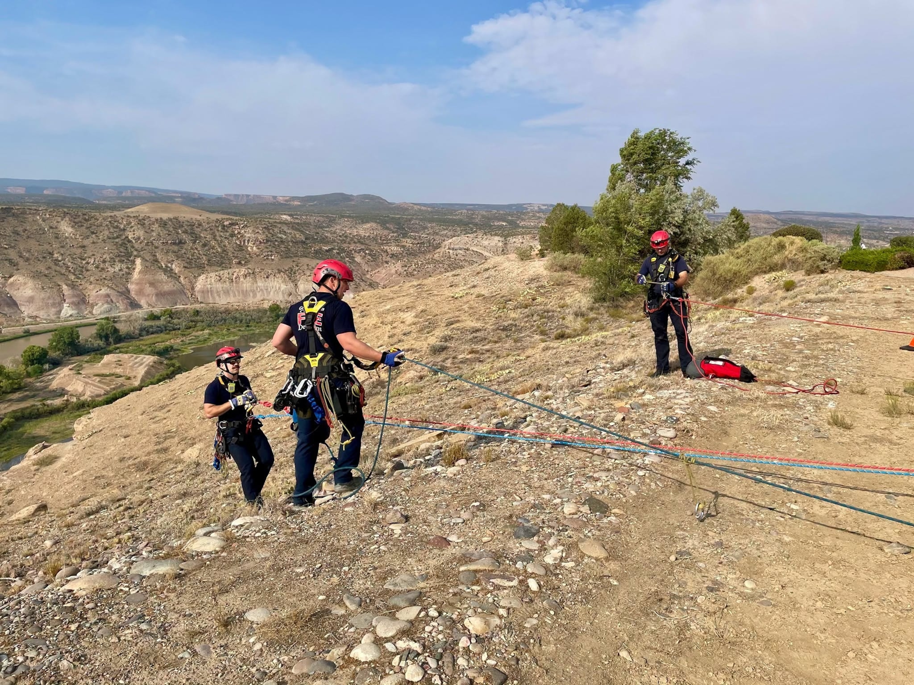 5 teens die after car plunges off steep Colorado cliff