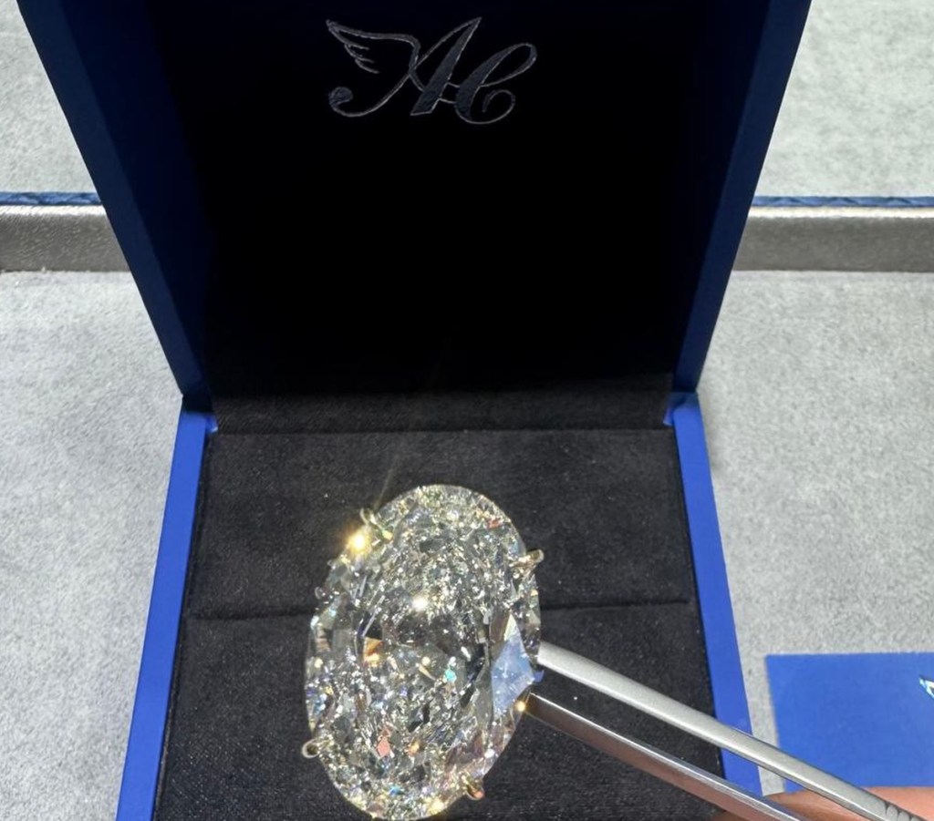 All the details of Post Malone’s ‘immaculate’ 20-carat engagement ring for fiancée Christy Lee