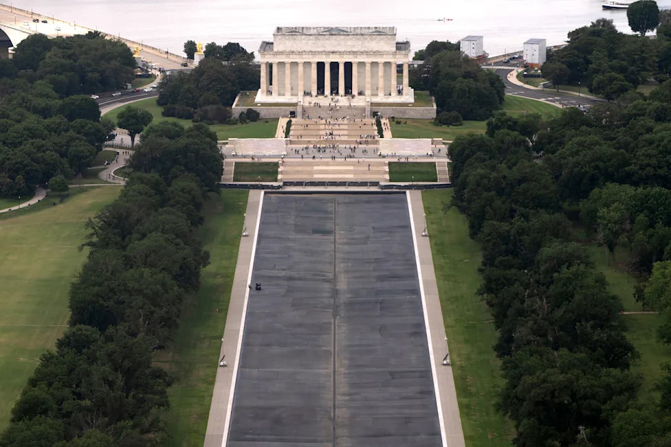 Justice Department drops criminal case against ex-Olympian charged with damaging Reflecting Pool