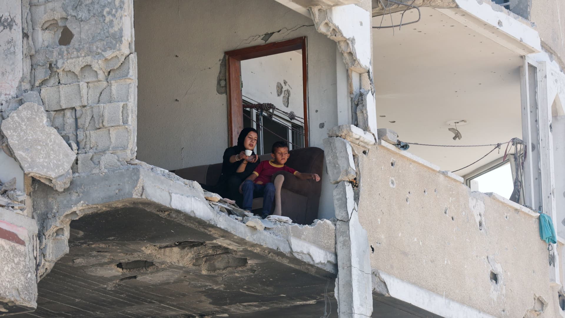Hamas urges US to force Israel to withdraw from Gaza in ‘strategic ambush’ as Bibi insists he never agreed