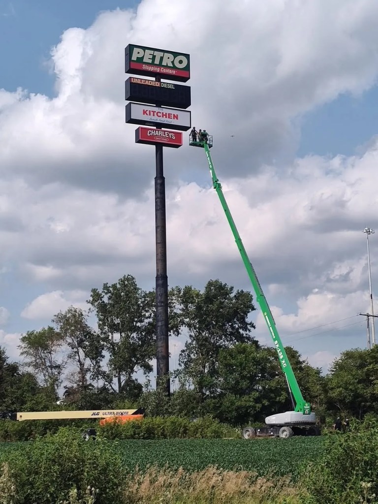 Electrician trapped for hours in 130-foot-high sign had recorded ‘final words’ for wife and kids