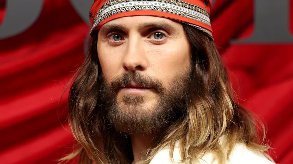 Jared Leto got 'handsy,' creeped out bartender, sent shower selfie - 'bombarded me with texts'