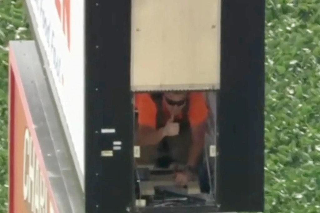Electrician trapped for hours in 130-foot-high sign had recorded ‘final words’ for wife and kids