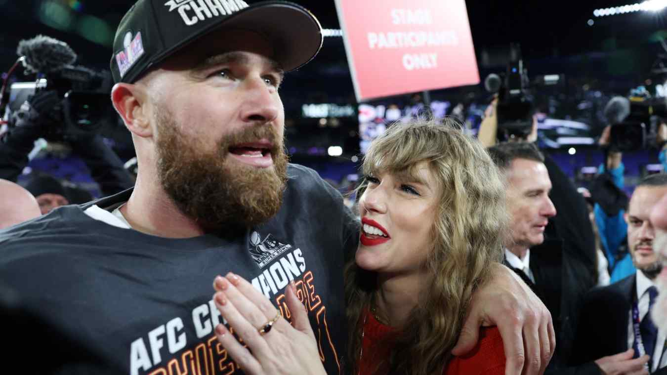 Travis Kelce proudly shows off wedding band ahead of first Chiefs game since wedding to Taylor Swift