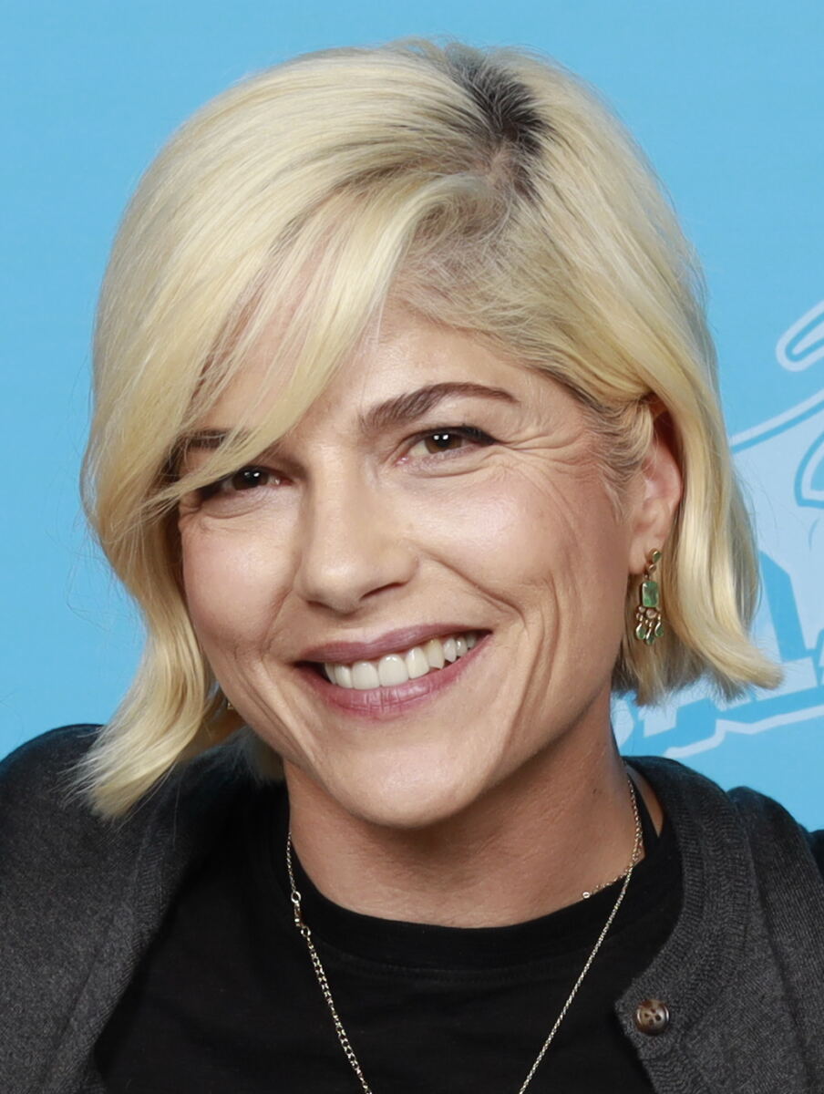 Selma Blair goes for a dip in Mexico one year after revealing she was ‘truly’ in MS remission