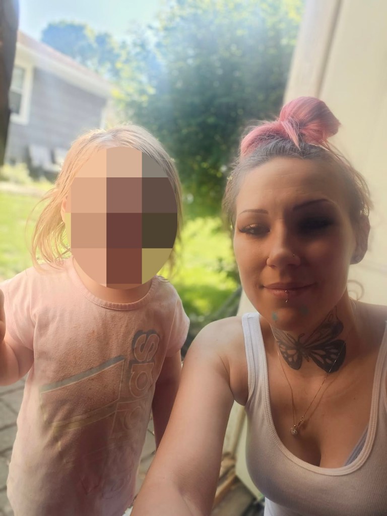 Hero mom dies after rushing back into burning home to save her daughter’s life