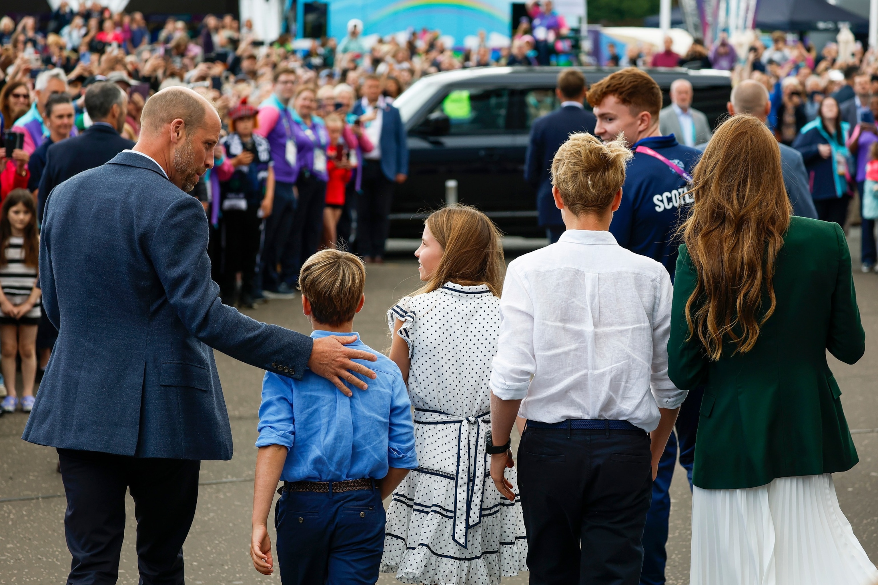 Prince William, Kate Middleton make rare outing with all 3 kids at Commonwealth Games