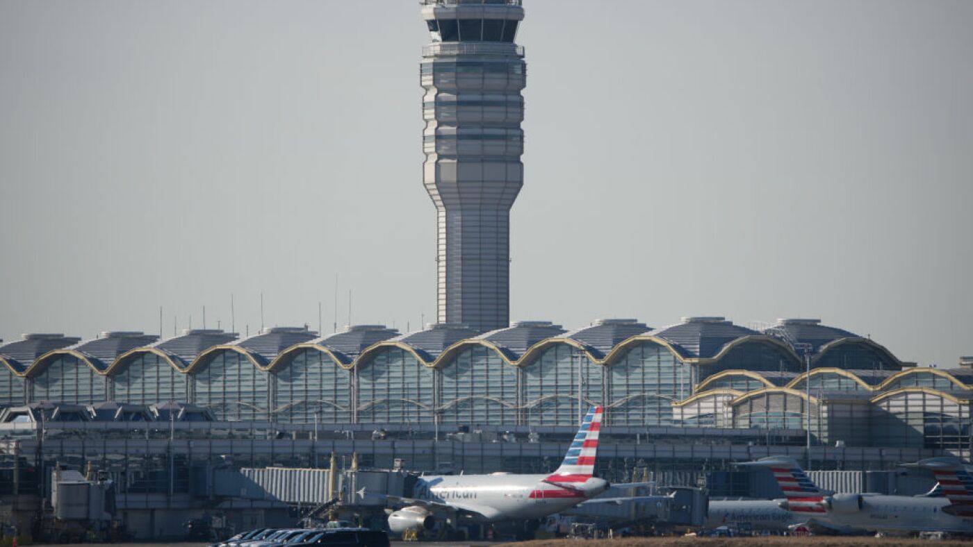FAA investigating why commercial flights at DC airport weren’t stopped for Trump helicopter