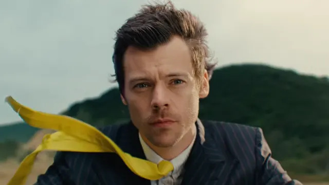 Harry Styles’ onstage slip — and smooth recovery — needs to be seen to be believed