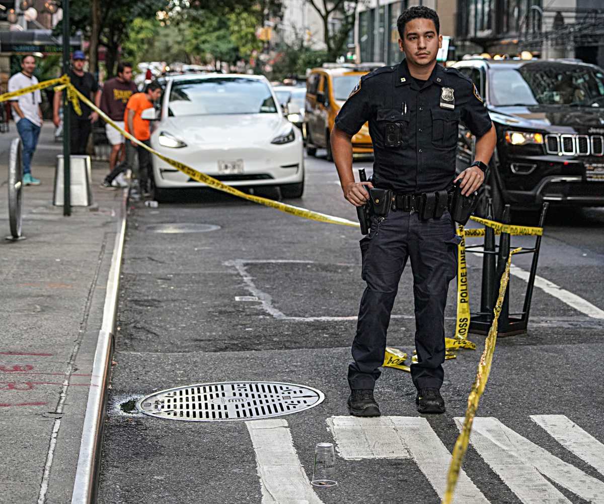 Teen stabbed repeatedly near NYC Dominican Day Parade route