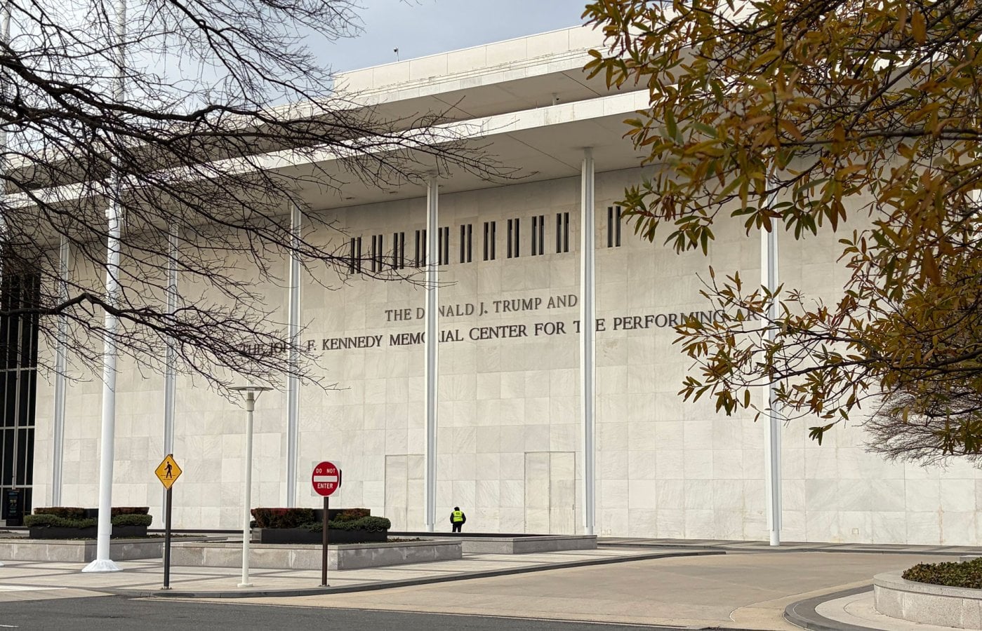 Kennedy Center board creates ‘Trump Plaza’ and plans to add prez’s name back to building