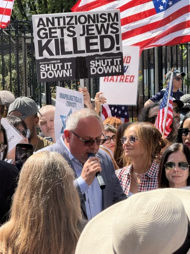 Feds ‘actively’ probing NYC antisemitism and demand response from Mamdani over ‘unequal treatment’ of Jews