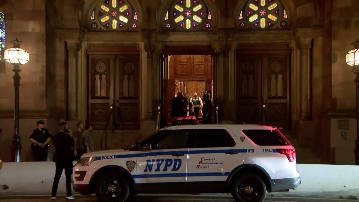 Hateful lunatic who attacked NYC synagogue allegedly told cops Jewish congregants were ‘swine’ as he’s held on bail