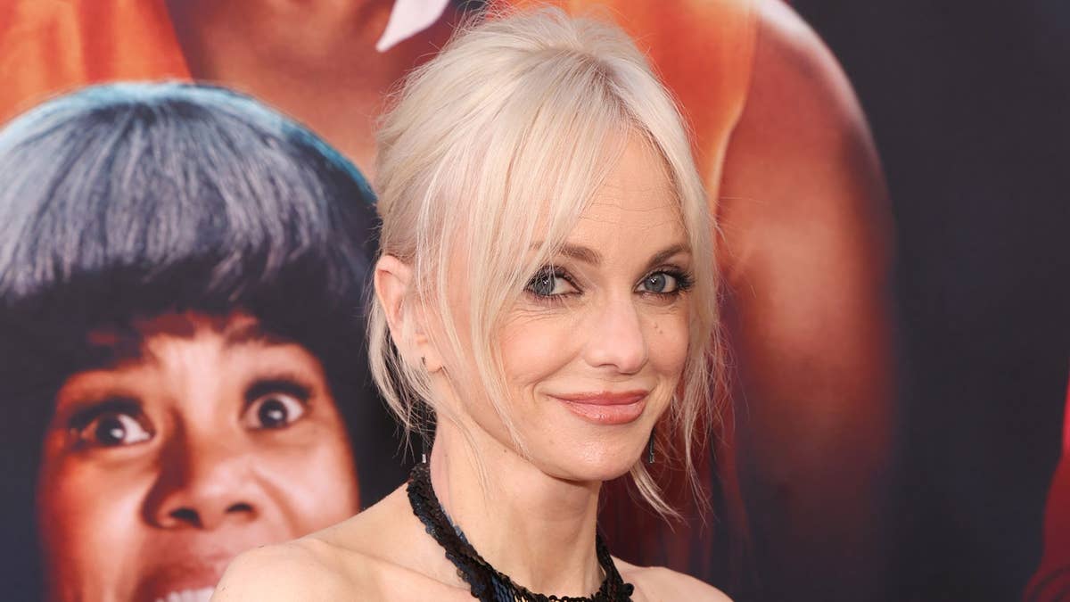 Leslie Mann, 54, and Anna Faris, 49, show off their insane bikini bodies with ‘Spa Weekend’ co-stars