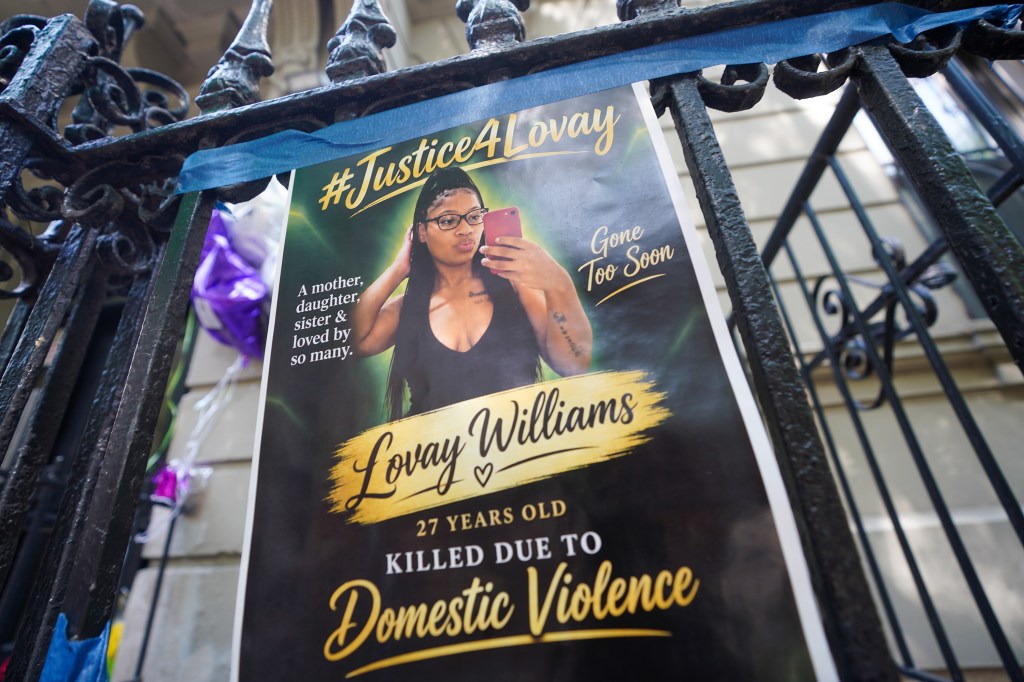 Person of interest surrenders in case of NYC mom beaten to death in front of daughter: lawyer