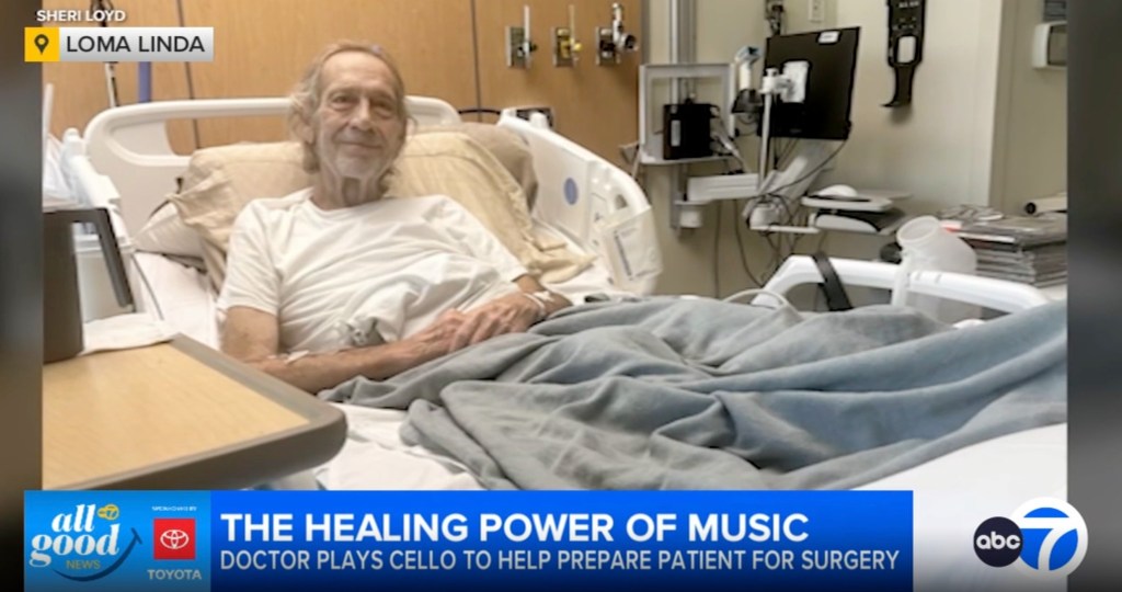 Heartwarming moment doctor plays cello for Army veteran before he has both legs amputated