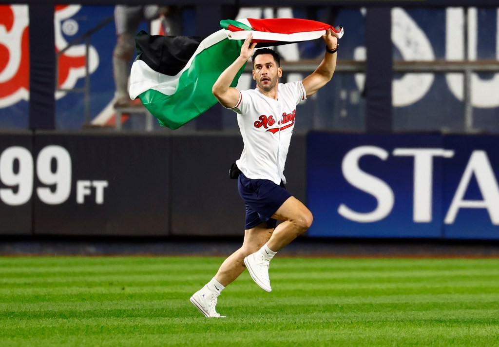 Palestinian flag-waving idiot identified after charging onto field at Yankee Stadium on 9/11 anniversary