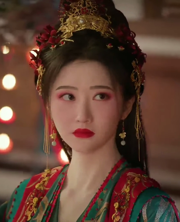 Crypto billionaire who paid actress $4.5 million to marry him wants money back after breakup