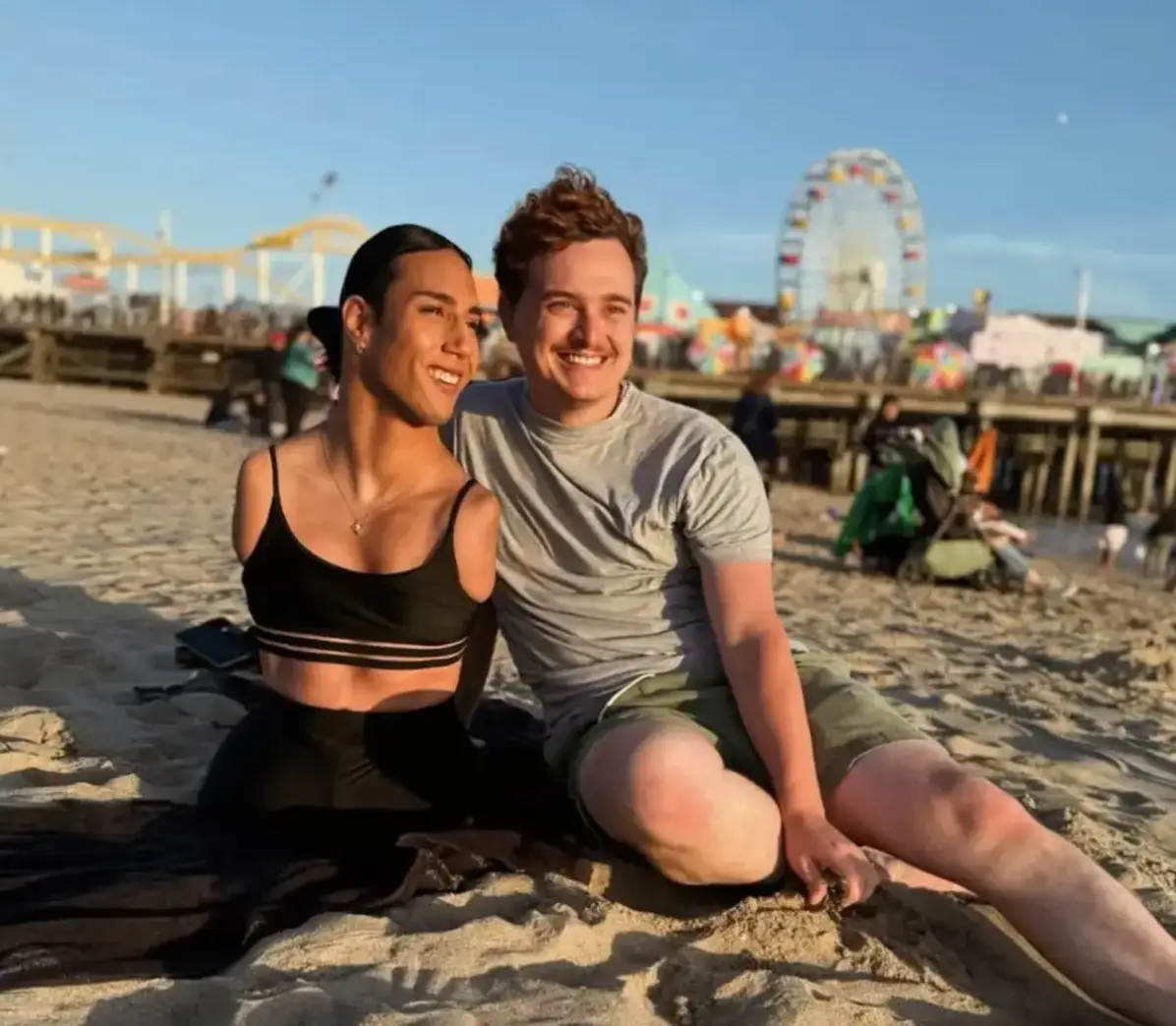 Beauty influencer born without arms or legs details the harsh reality of dating before she met her husband