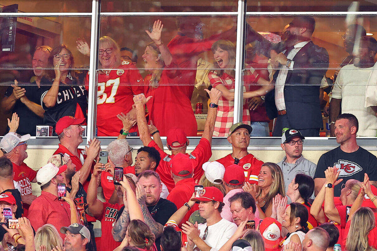 Taylor Swift cheers on Travis Kelce alongside her parents and mother-in-law at Chiefs-Colts game in Kansas City