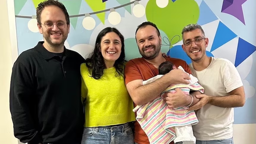 Aussie woman carries gay twin’s baby — and accidentally saves the infant’s life