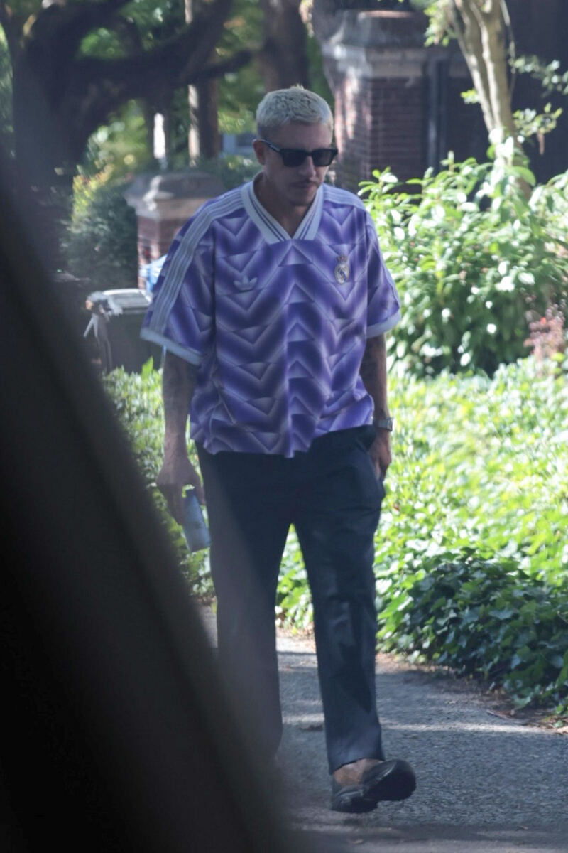 Macklemore goes on a walk with parents in Seattle in first sighting since Ed Sheeran concert debacle