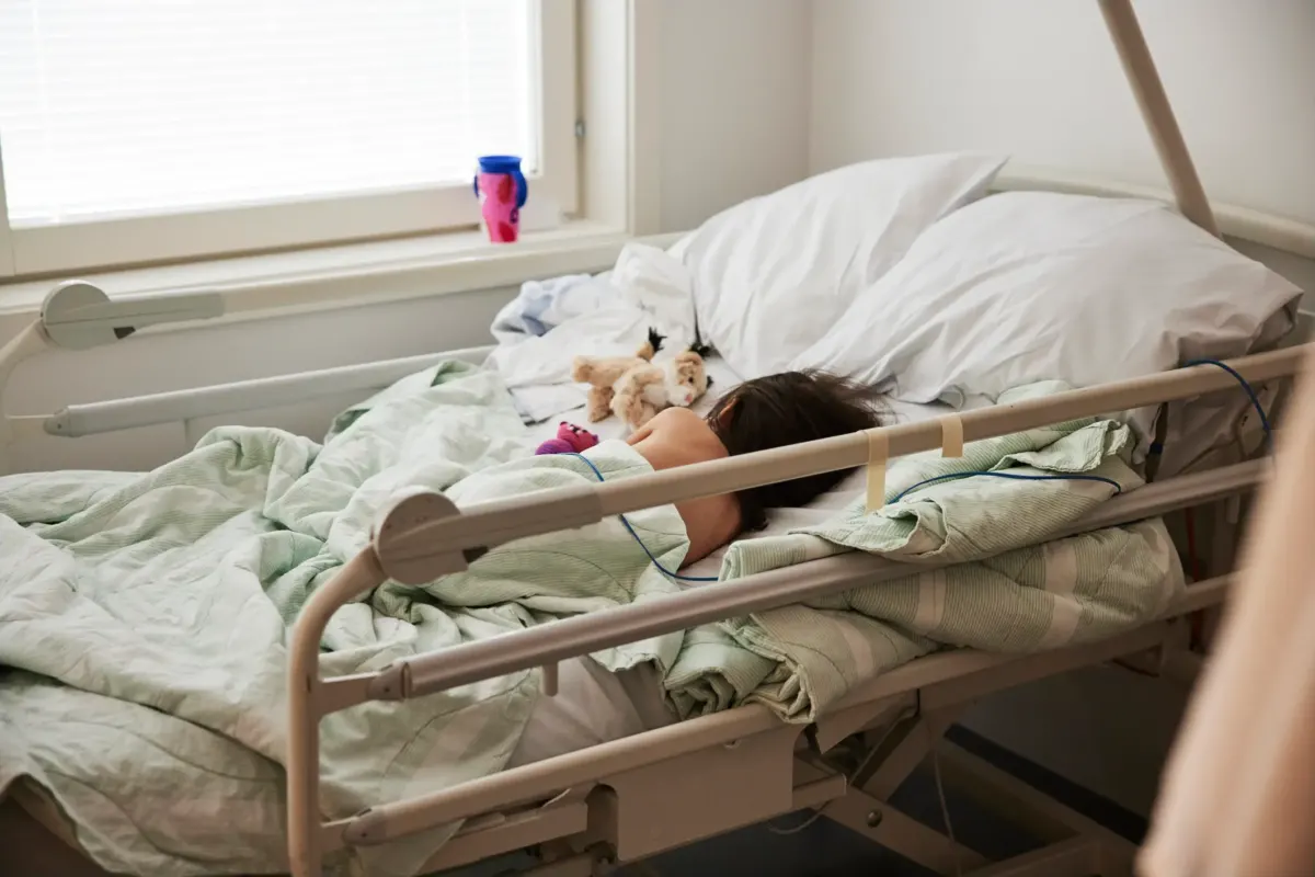 Hospice doctor shares the key signs someone is about to die