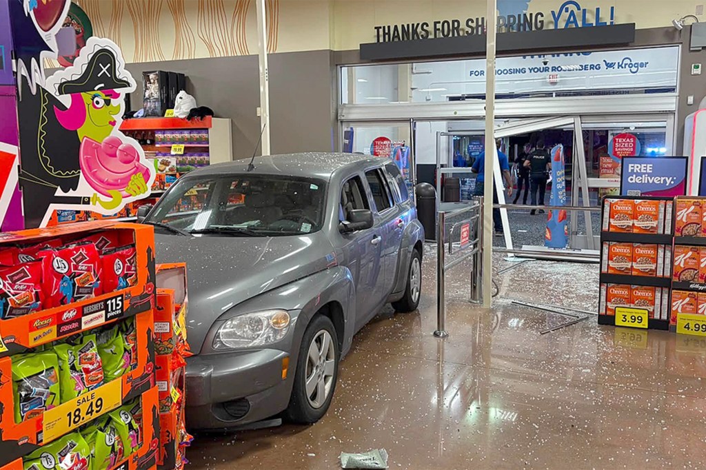 Texas driver arrested after ‘intentionally’ crashing into a closed Kroger to use bathroom: cops
